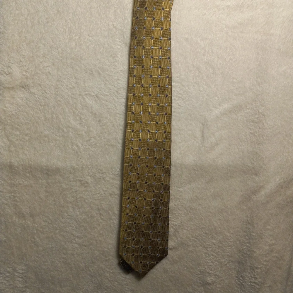 JOS. A. BANK EXECUTIVE COLLECTION LONG GOLD men's tie 100% Silk Made in China